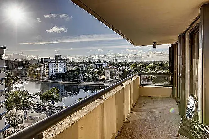 2555 Collins Ave #914 — Photo 9