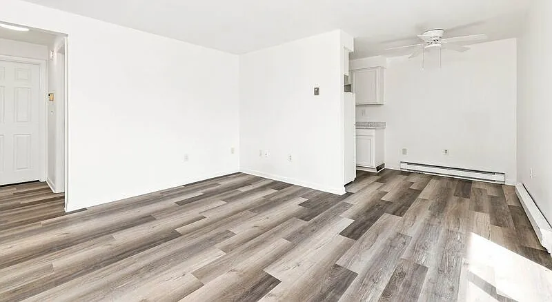 1 bed, 1.0 bath, $795 — Photo 4