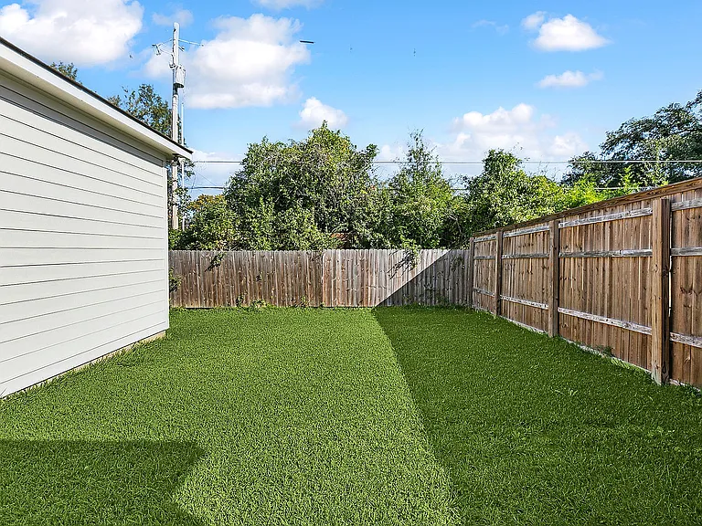 9003 Magnolia Dr — Photo 11