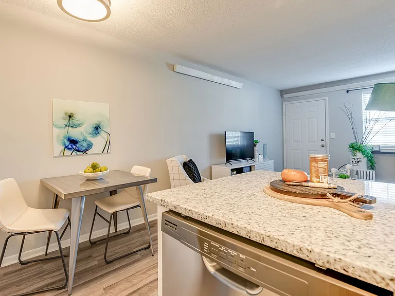 Pierpont Apartments — Photo 4