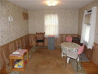 5th image of 142 N Drury Ave