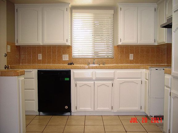 3rd image of 4317 N Dante Ave