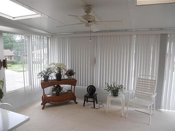 3rd image of 4676 Largo Dr