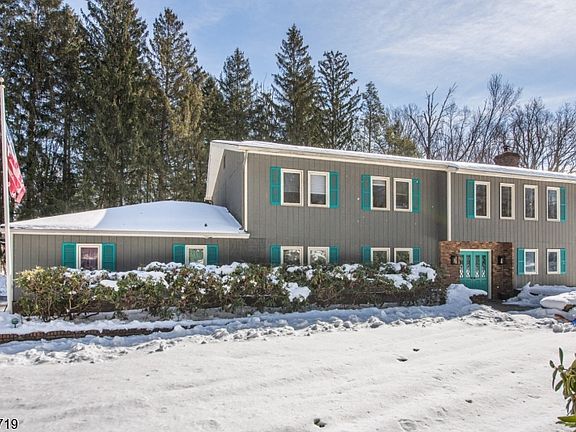 3rd image of 181 Center Grove Rd