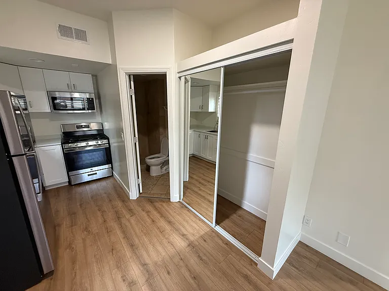 8028 La Jolla Shores Dr — Photo 3