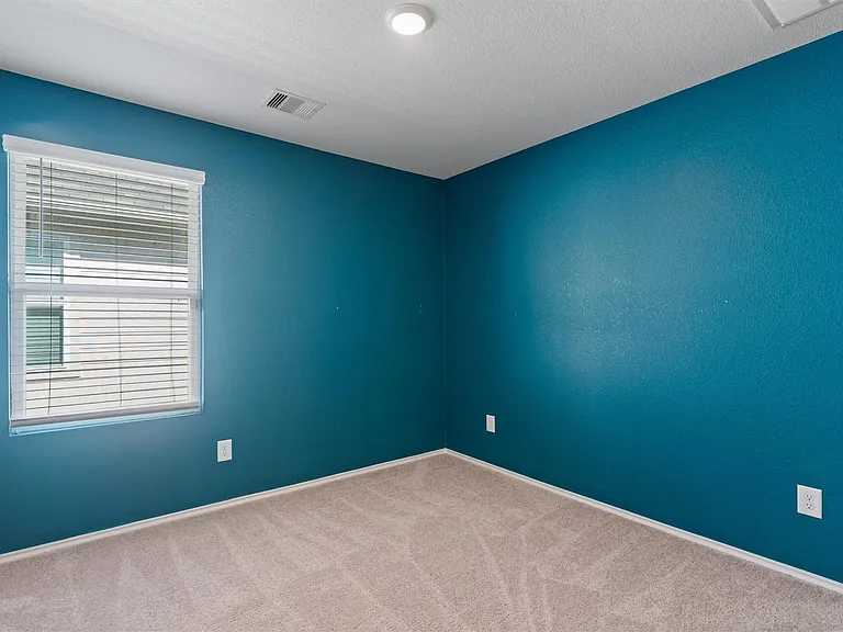 352 Sickle Loop — Photo 27