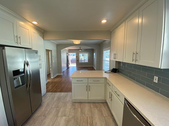 5th image of 4675 36th St