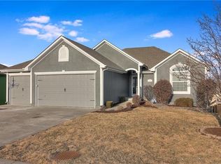 703 NW Par Dr, Grain Valley, MO 64029
