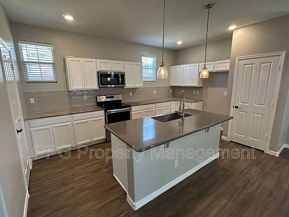4th image of 16541 W Sierra St