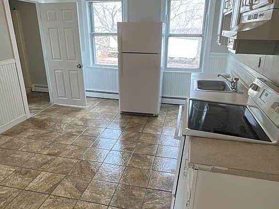 2nd image of 25 Prospect Hill Ave #2L
