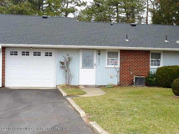 2nd image of 1016A Aberdeen Dr #100A
