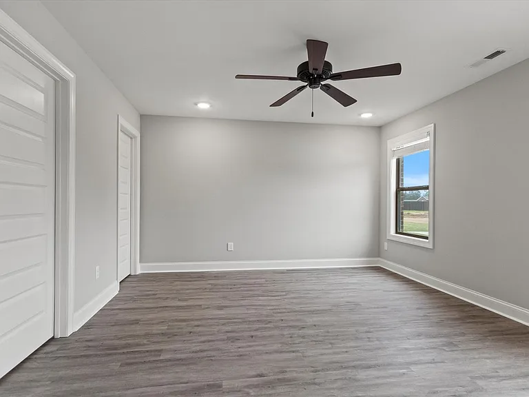 16097 Cohen Dr — Photo 16