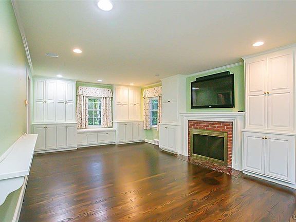 4th image of 5010 Lakeview Dr