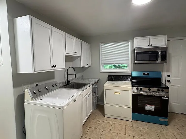 803 Oak St — Photo 6