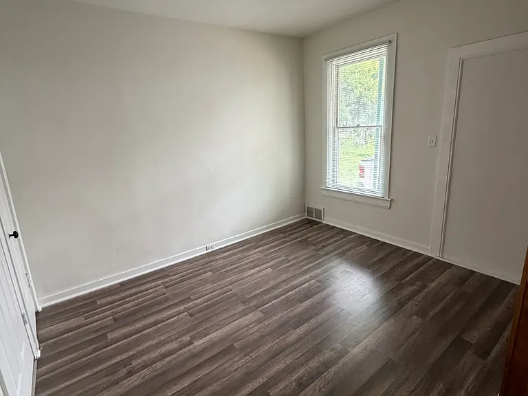 536 N Durkee St #2 — Photo 10