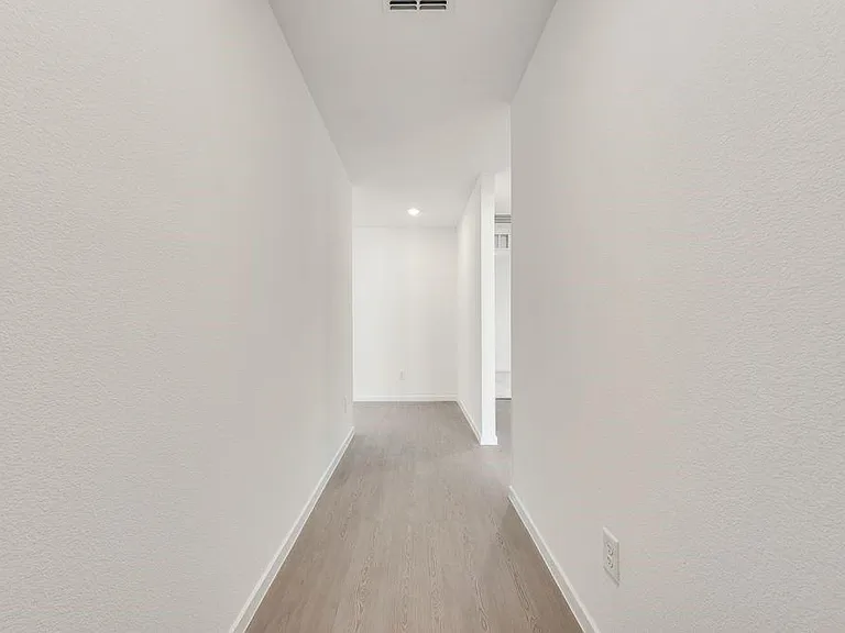 1271 Falcon Heights Dr — Photo 3