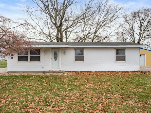 806 E Hall St, Greentown, IN 46936