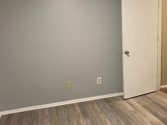 5th image of 212 Preston Ave #0