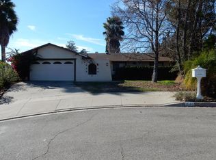 541 E Thomas St, Oak View, CA 93022