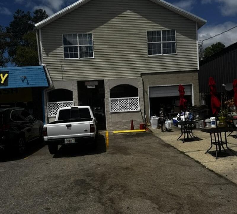 1st image of 613 James Lee Blvd