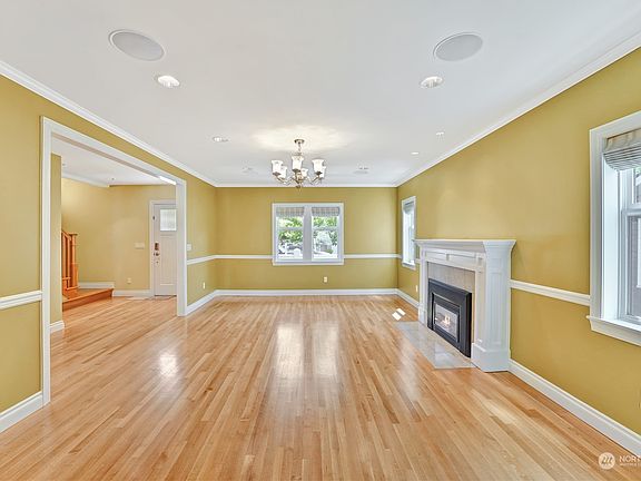 4th image of 3821 42nd Avenue NE