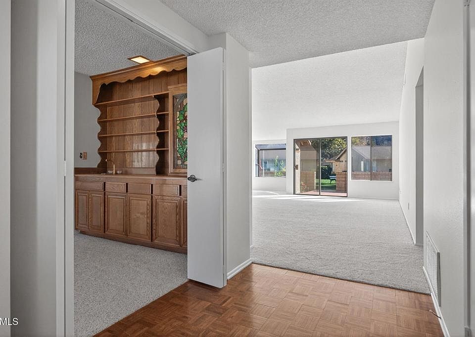 17164 Village 17, Camarillo, CA 93012 | MLS #V1-34013 | Zillow