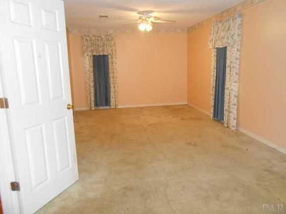 5th image of 840 Fairfax Dr