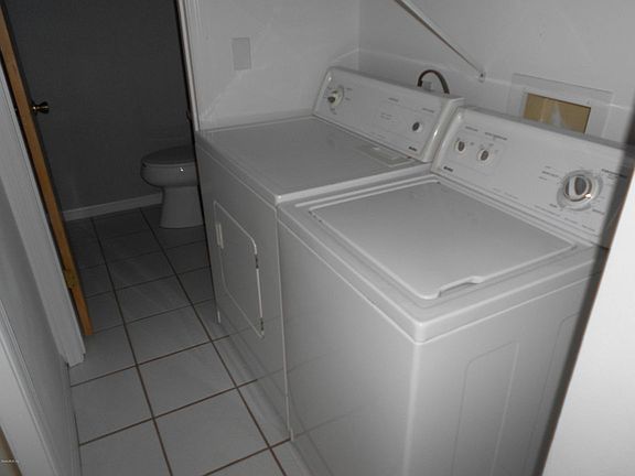 3rd image of 2701 NE 10th St APT 102