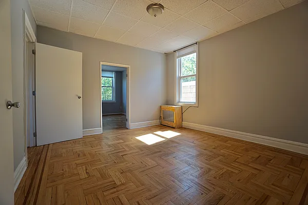Rented by Dixon Advisory USA Inc. | media 10