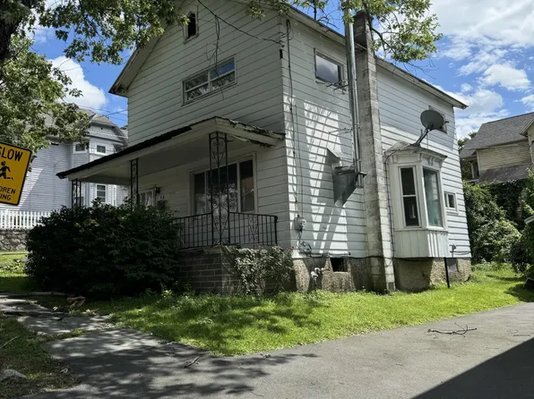 94 7th Ave, Carbondale, PA 18407