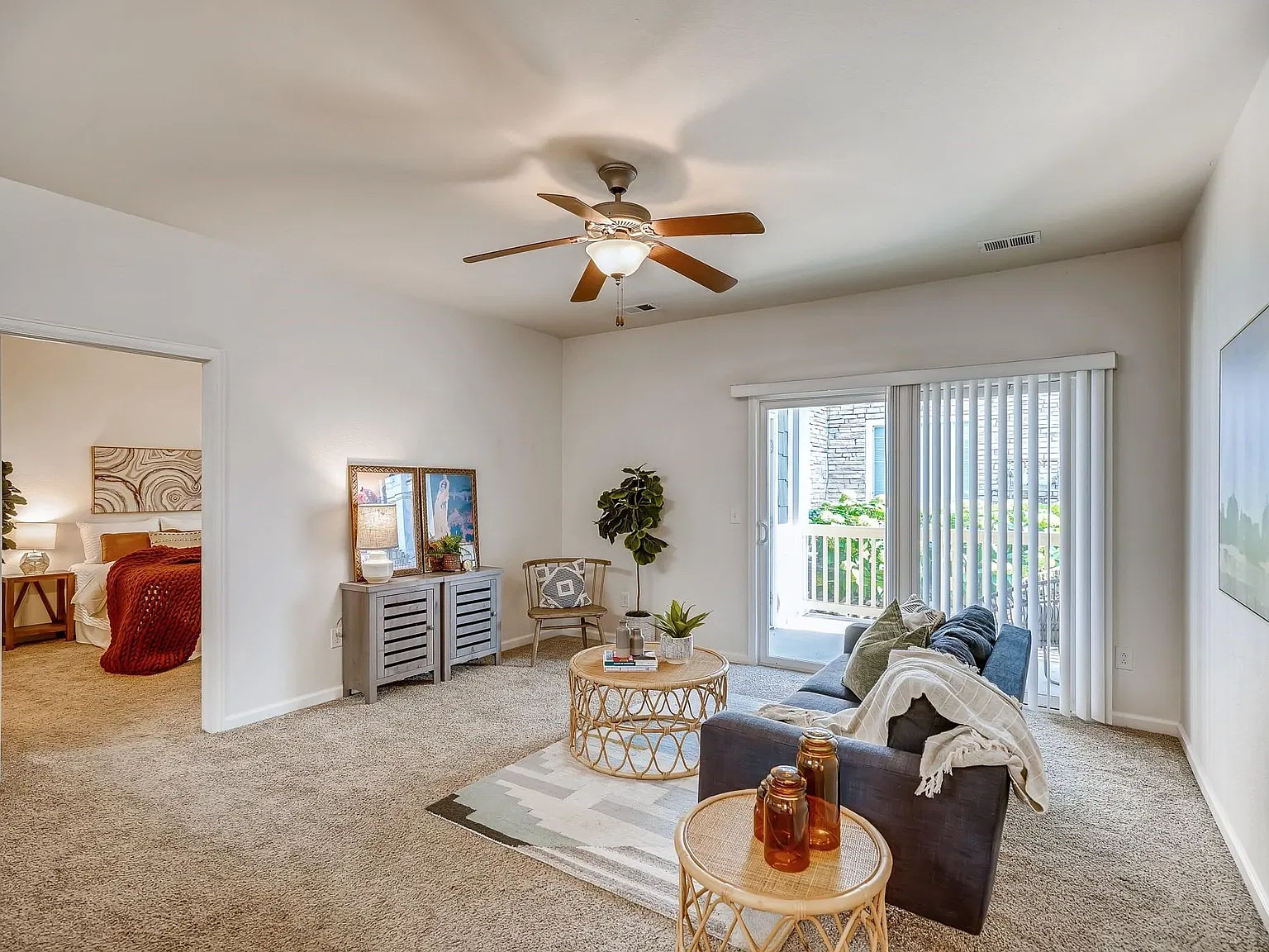 4815 Hahns Peak Dr — Photo 2