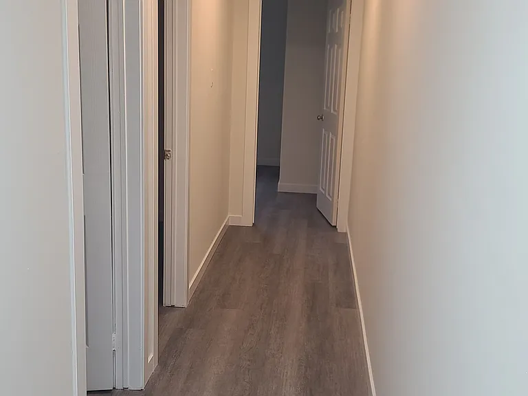 31 Torrens Ave — Photo 13