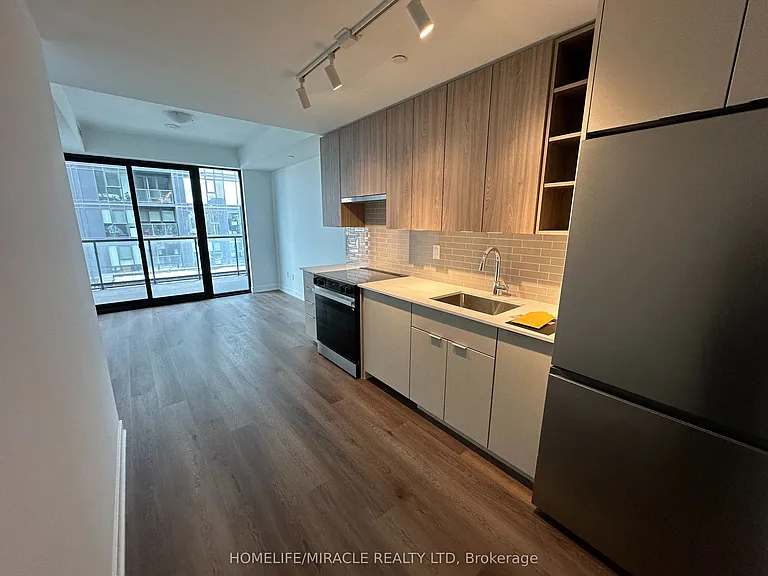 2075 Lakeshore Rd #603 — Photo 4