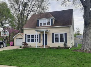 202 E Electric Ct, Sturgis, MI 49091