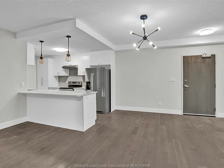 2600 Sandwich West Pkwy #301 — Photo 3