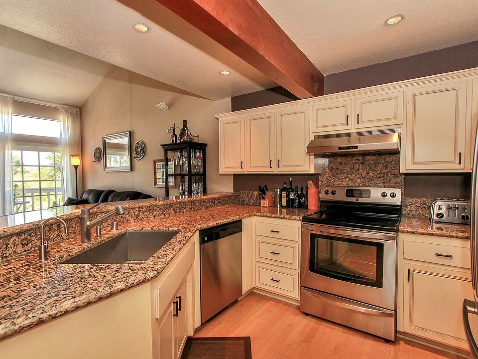 2nd image of 24445 Stonehill Dr
