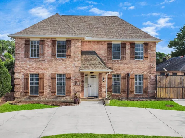 11411 Briar Forest Dr, Houston, TX 77077