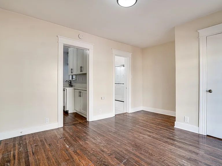 4260 Campus Ave — Photo 3