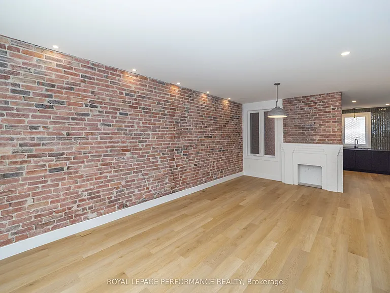 19 Monk St #1 — Photo 5