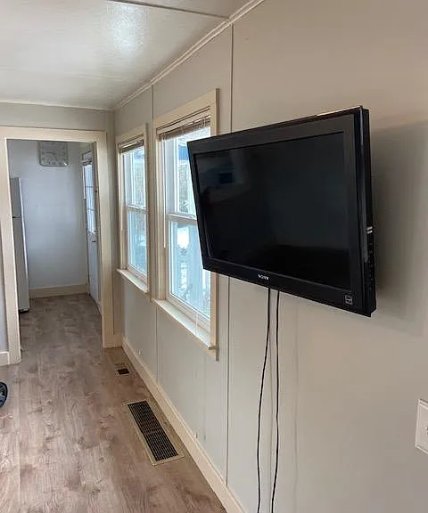 635 W Lakeshore Pl — Photo 9
