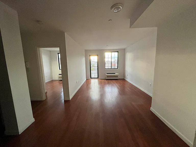 24 Lawton St #6F — Photo 1