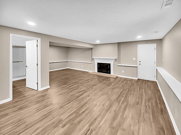 3rd image of 383 Forestwood Dr