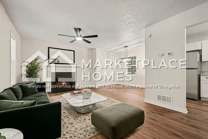 109 Hampton Dr — Photo 3
