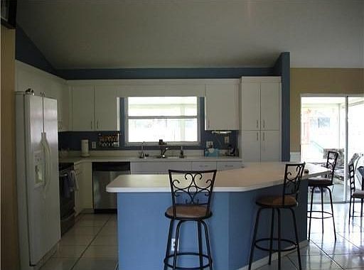2nd image of 626 NE Vanda Terrado