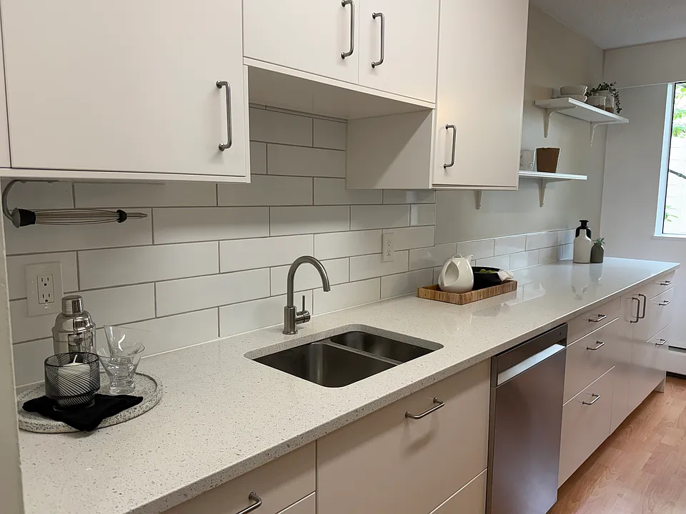 308 W 2nd St