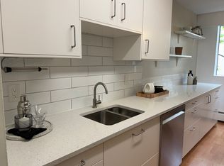 308 W 2nd St, North Vancouver, BC V7M 1E1