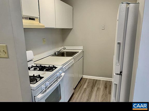 3rd image of 545 Burgoyne Rd Unit 5