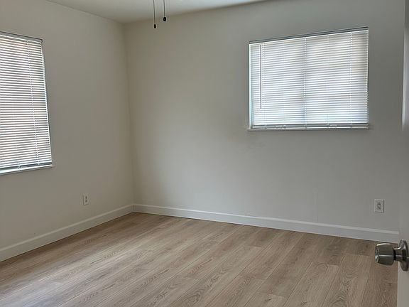 5th image of 21871 Hurons Ave
