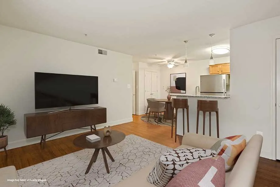 Fox Run Apartments — Photo 4