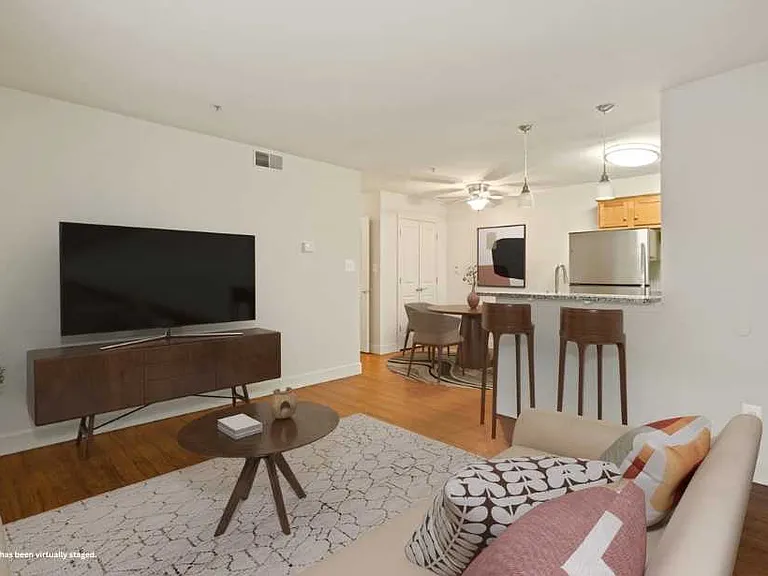 Fox Run Apartments — Photo 4